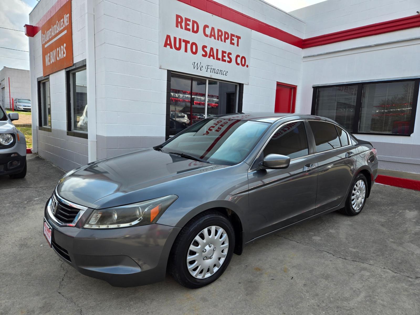 2008 GRAY /BLACK Honda Accord LX Sedan (1HGCP25378A) with an 2.4L L4 DOHC 16V engine, 5-Speed Manual Overdrive transmission, located at 503 West Court, Seguin, TX, 78155, (830) 379-3373, 29.568621, -97.969803 - Photo #0